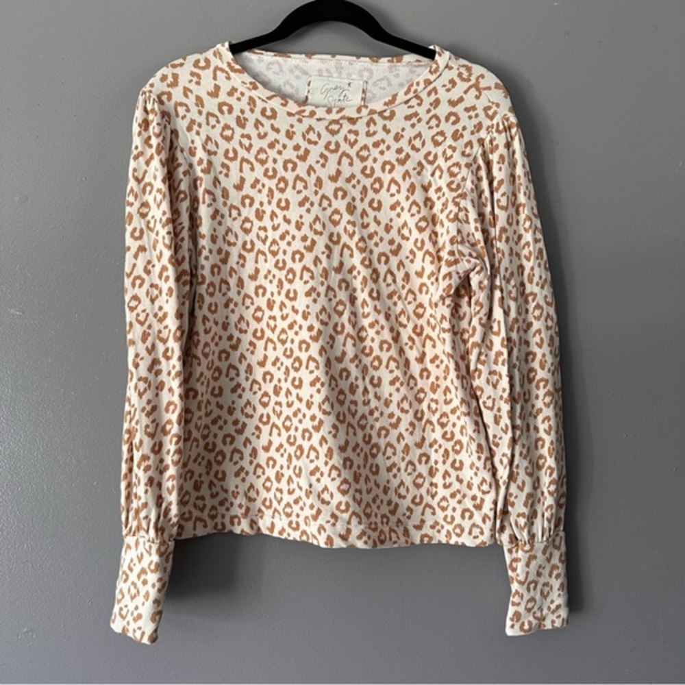 Grey State Bubble Sleeve Crew Neck Sweater |‎ Cream + Tan Animal Print